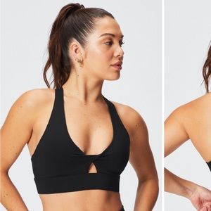 Fabletics Oasis Twist Sports Bra
